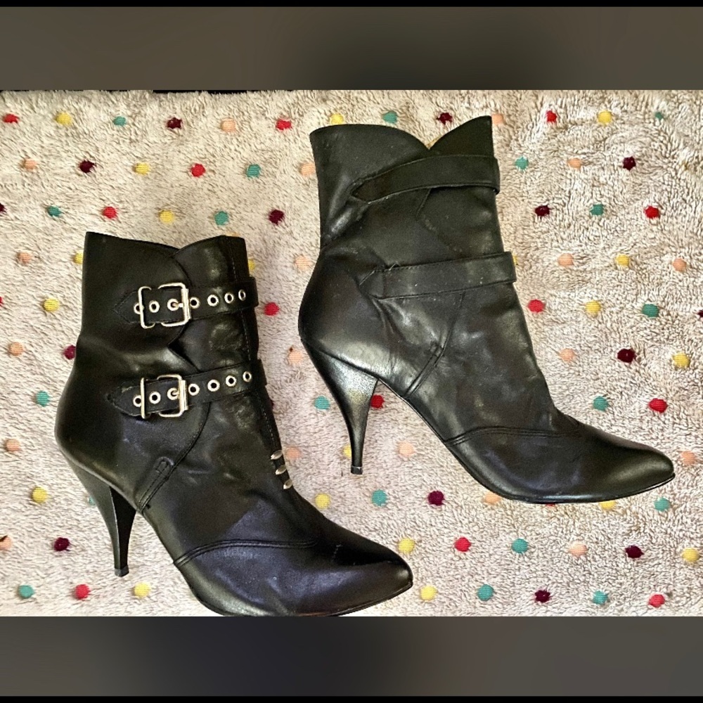 VIDEO BUCKLE BOOTS SZ 8 HOT PUNK 4” HEEL HARDCORE - Picture 3 of 4